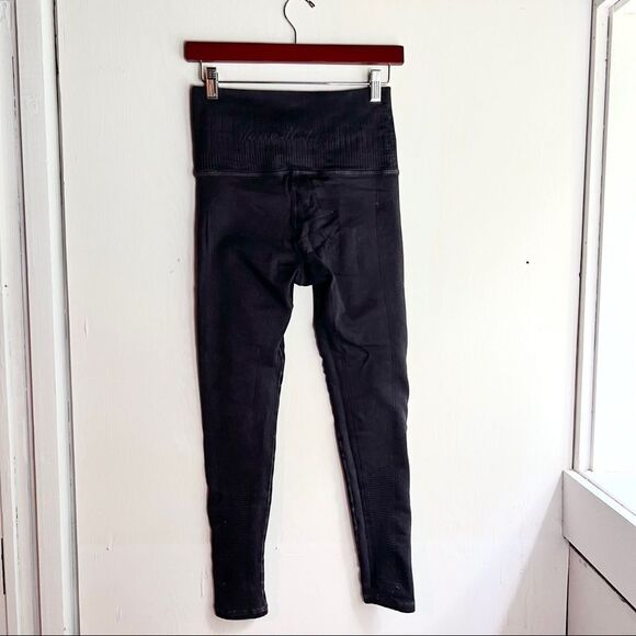 Avocado Black Textured Active Legging - Picture 4 of 7